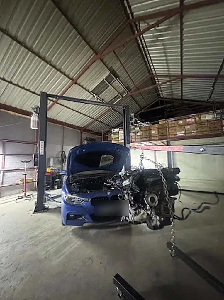 Motor bakımındaki BMW
